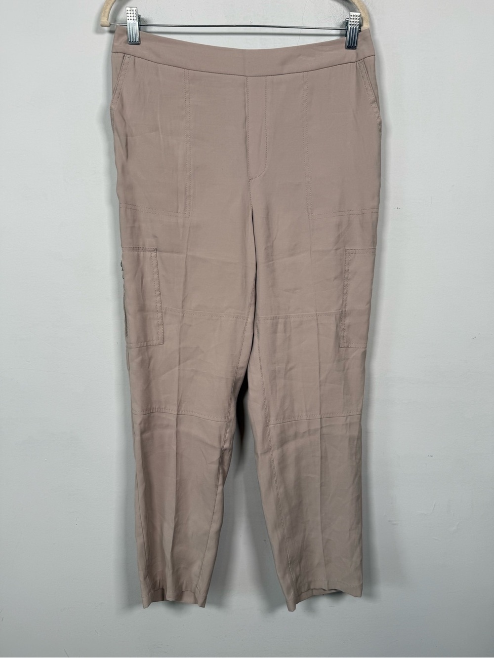 Chico's Cropped Pull-On Flat Front Cargo Zip Pants Size 6 Excellent Condition
